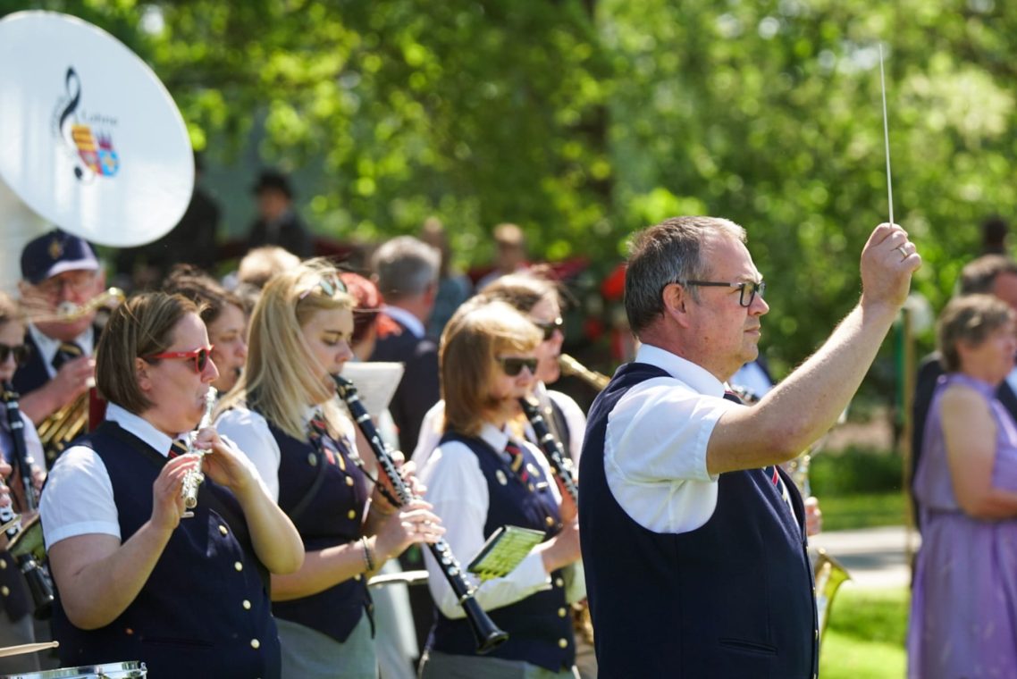Mit musikalischer Unterstützung der Stadtkapelle Lohne